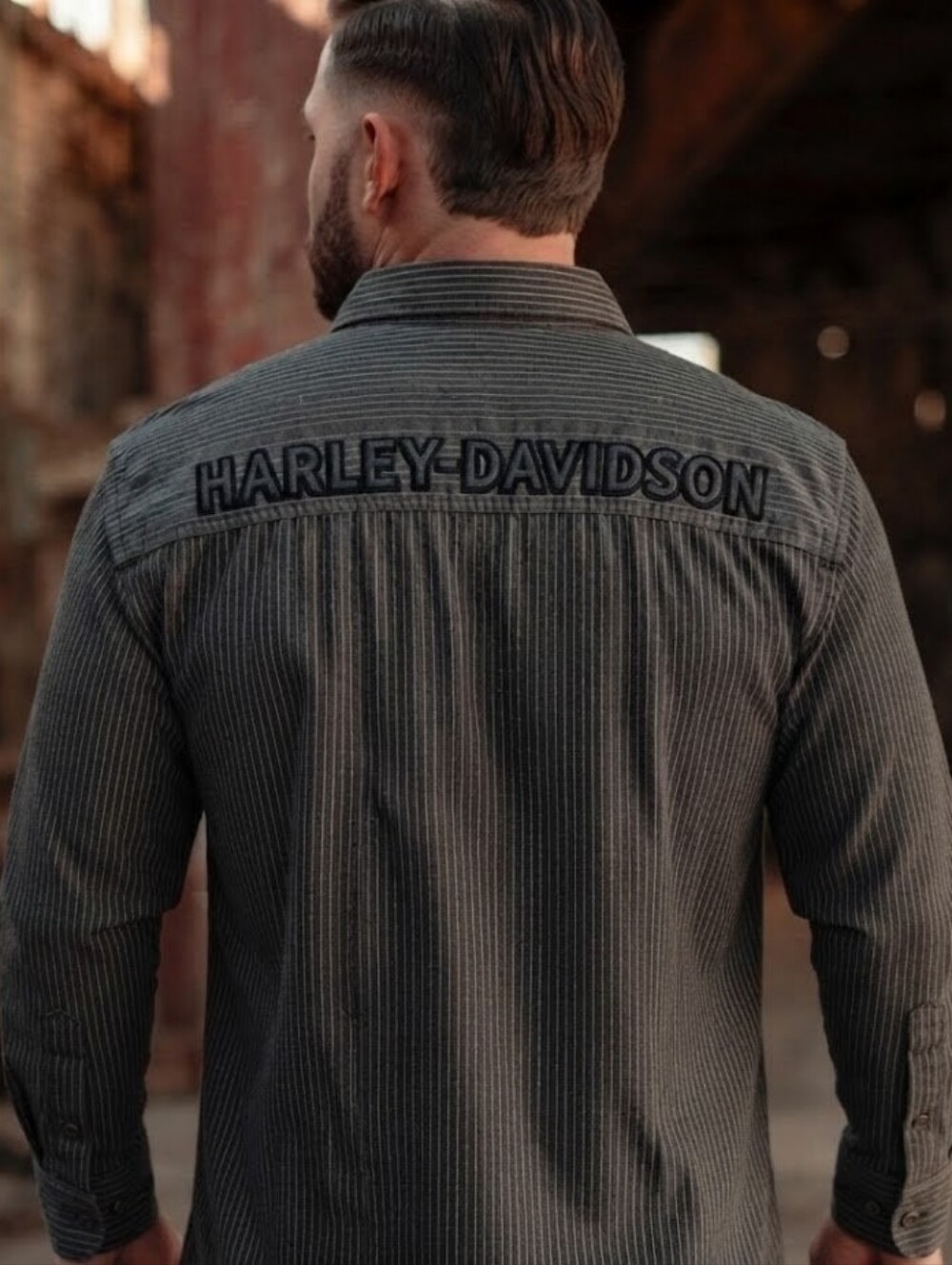 Harley-Davidson Men’s Gray Pinstriped Snap Front Long Sleeve Work Shirt Large
